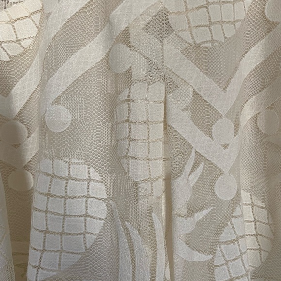 Anthropologie HD in Paris Ivory Lace Pineapple Top - Picture 4 of 12